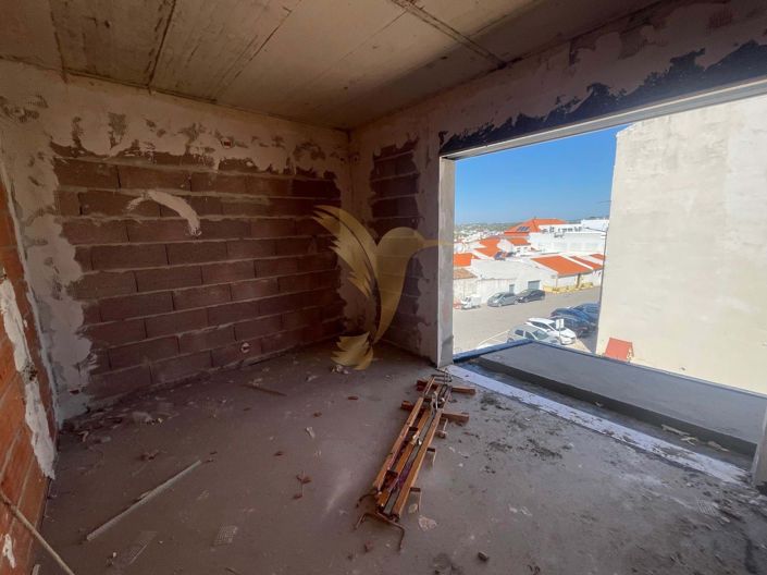 Image No.21-3 Bed Apartment for sale