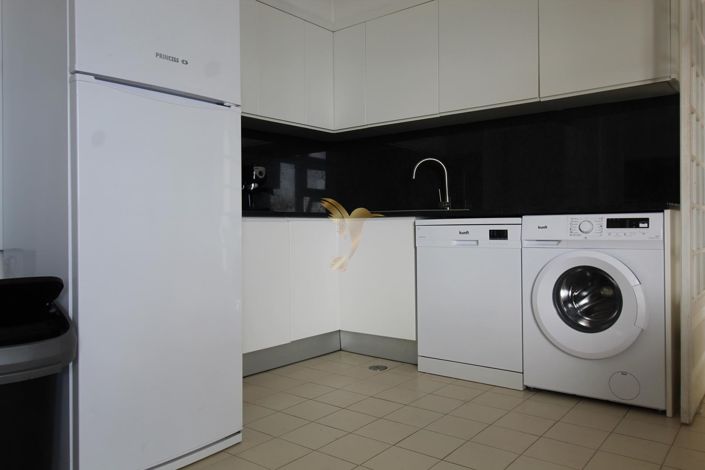 Image No.29-4 Bed Apartment for sale