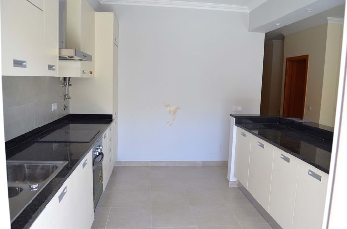 Image No.10-4 Bed Townhouse for sale