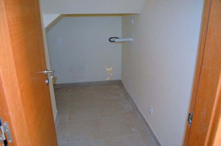 Image No.17-4 Bed Townhouse for sale