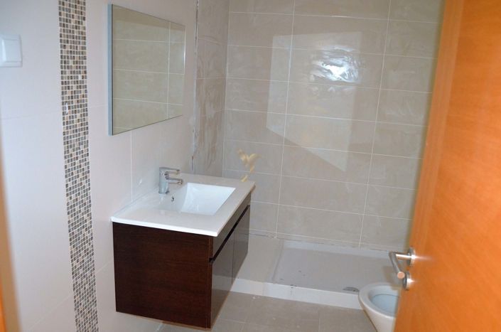 Image No.18-4 Bed Townhouse for sale