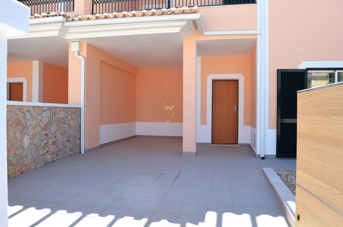 Image No.2-4 Bed Townhouse for sale