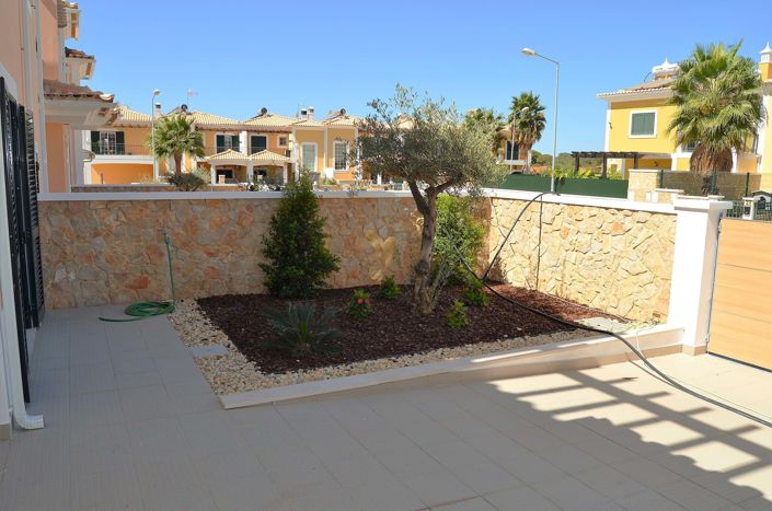 Image No.3-4 Bed Townhouse for sale