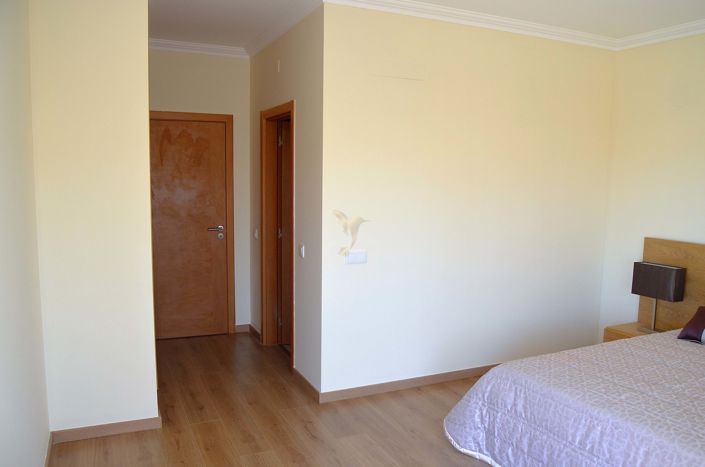 Image No.34-4 Bed Townhouse for sale