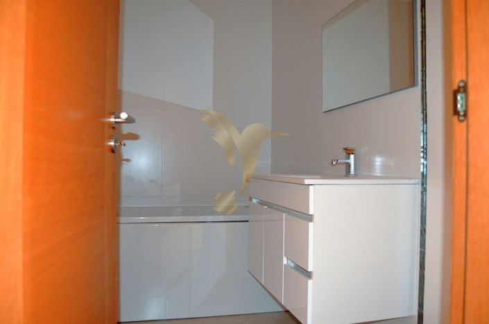 Image No.37-4 Bed Townhouse for sale