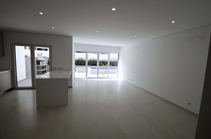 Image No.20-3 Bed Villa for sale