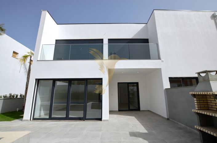 Image No.30-4 Bed Townhouse for sale