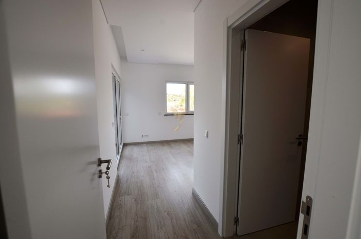Image No.41-3 Bed Villa for sale