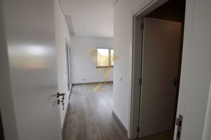 Image No.41-4 Bed Townhouse for sale