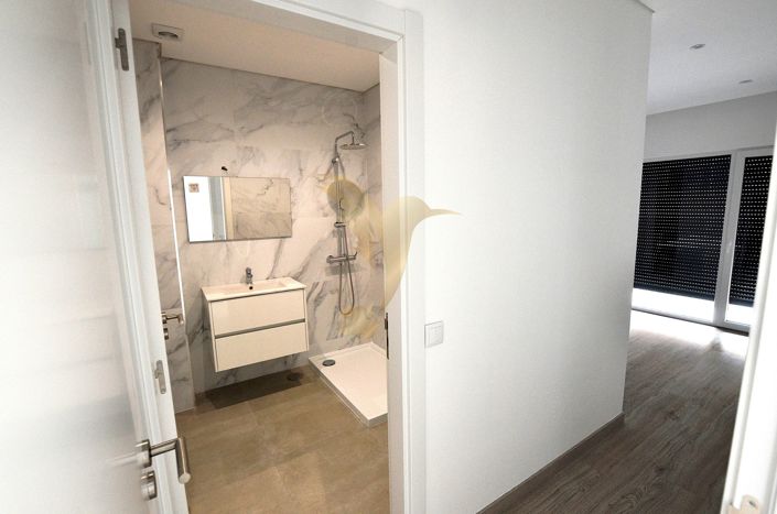 Image No.47-4 Bed Townhouse for sale