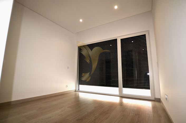 Image No.49-4 Bed Townhouse for sale