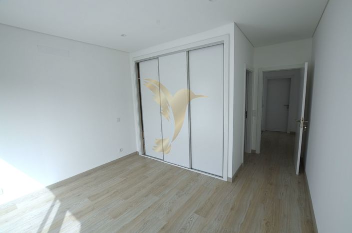 Image No.56-4 Bed Townhouse for sale
