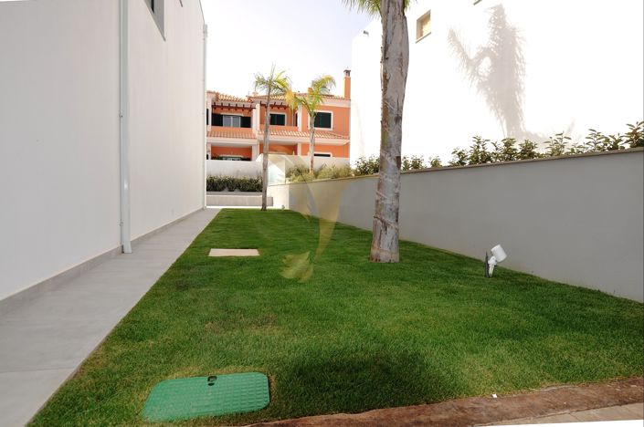 Image No.8-4 Bed Townhouse for sale
