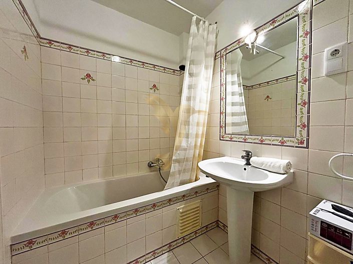 Image No.20-2 Bed Apartment for sale