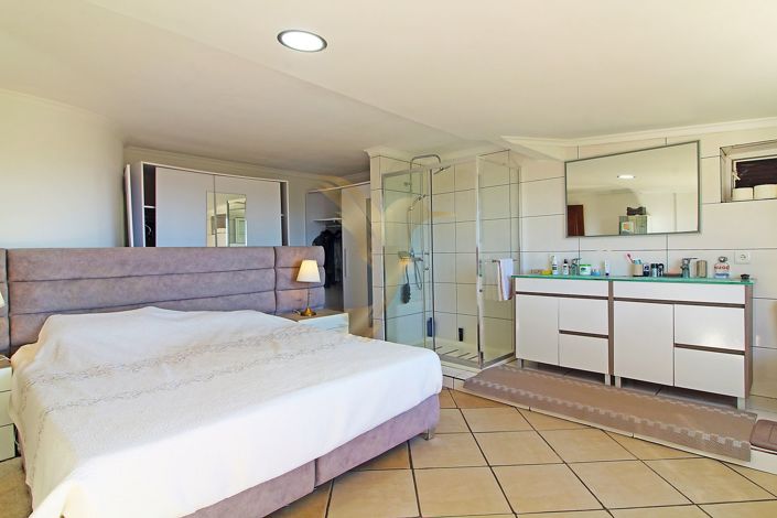 Image No.18-3 Bed Villa for sale