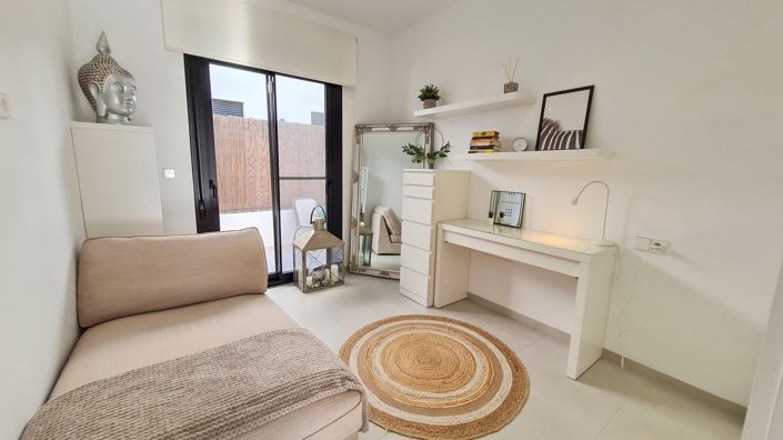 Image No.2-3 Bed Villa for sale