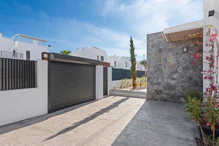 Image No.21-3 Bed Villa for sale