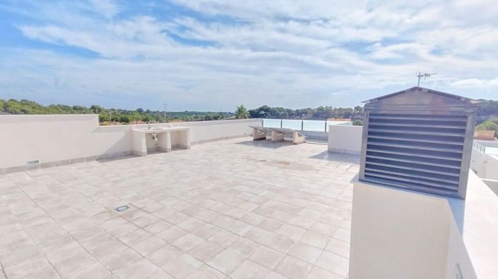 Image No.18-3 Bed Villa for sale