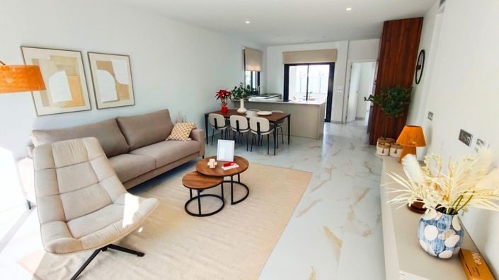 Image No.2-3 Bed Villa for sale