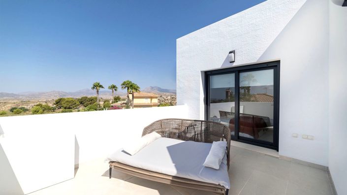 Image No.18-3 Bed Villa for sale