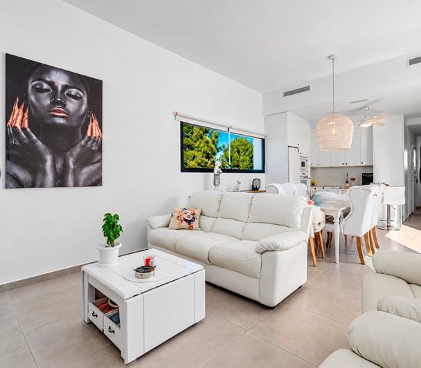 Image No.5-3 Bed Property for sale