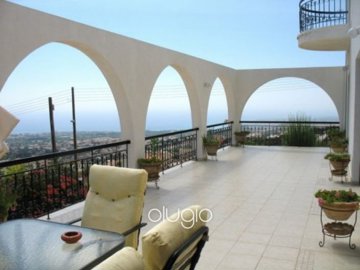 9707-veranda-is-perfect-for-entertainingfull