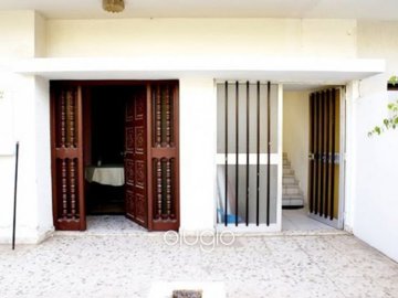 32309-3-bedroom-house-with-a-separate-apartme