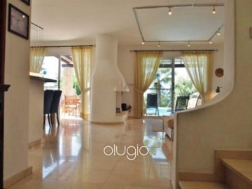 59968-5-bedroom-seafront-villa-in-apollo-beac