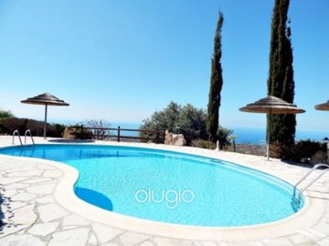 62013-5-bedroom-bungalow-with-panoramic-views