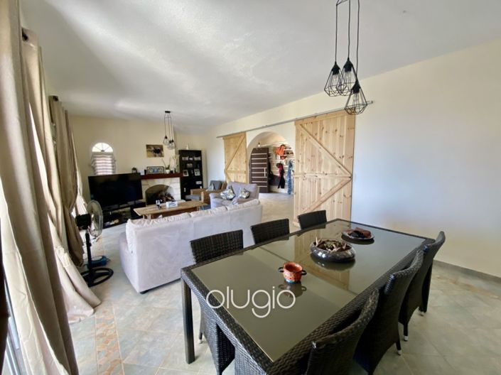 Image No.2-3 Bed Villa for sale