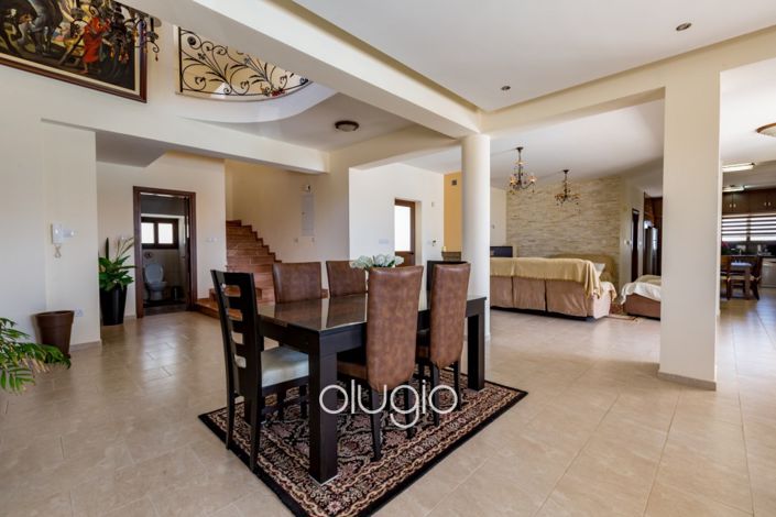 Image No.2-4 Bed Villa for sale