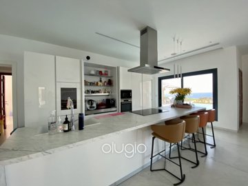 154646-detached-villa-for-sale-in-sea-caves-s