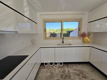 178325-detached-villa-for-sale-in-sea-caves-s