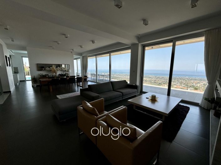 Image No.2-6 Bed Villa for sale