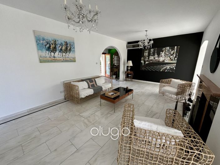 Image No.8-5 Bed Villa for sale