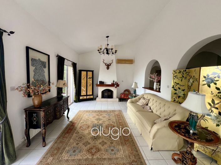 Image No.2-5 Bed Villa for sale