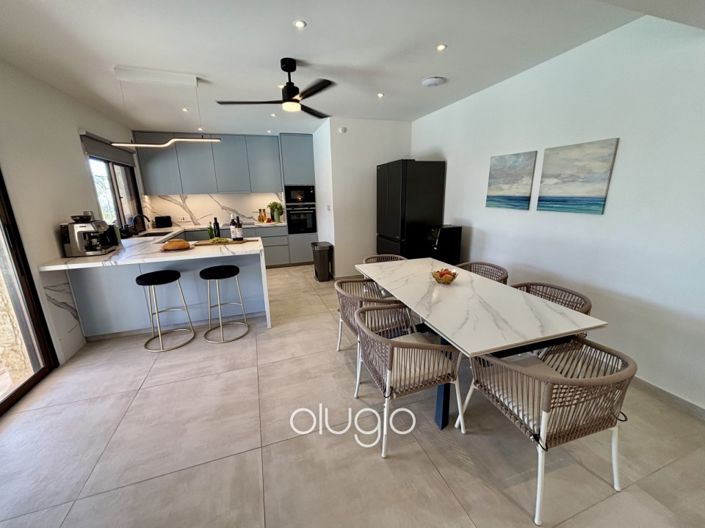 Image No.9-5 Bed Villa for sale