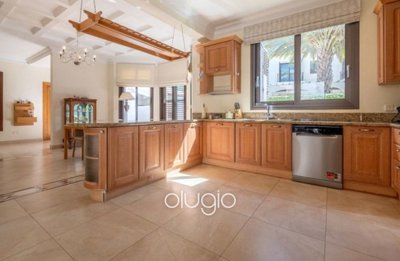 185585-detached-villa-for-sale-in-latchifull