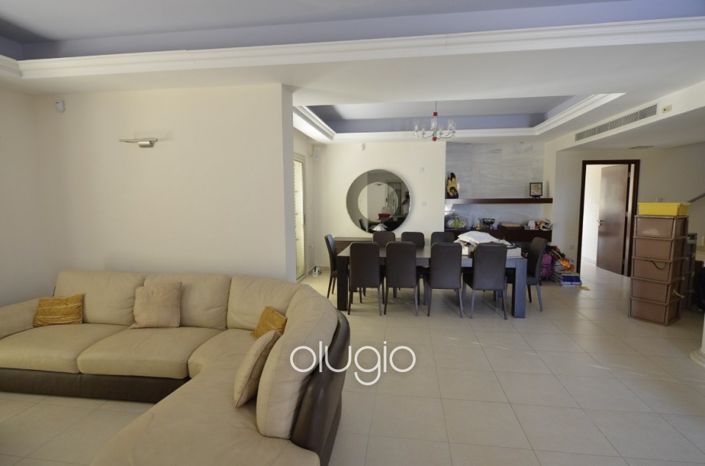 Image No.2-8 Bed Villa for sale