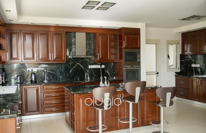 Image No.5-8 Bed Villa for sale