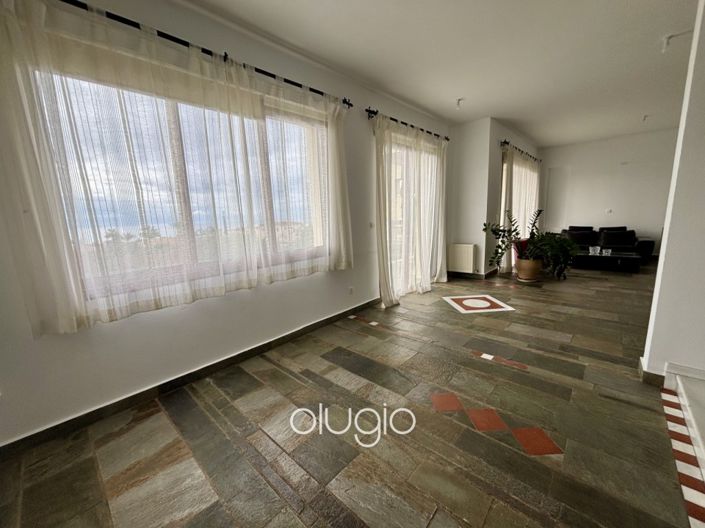 Image No.10-3 Bed Villa for sale