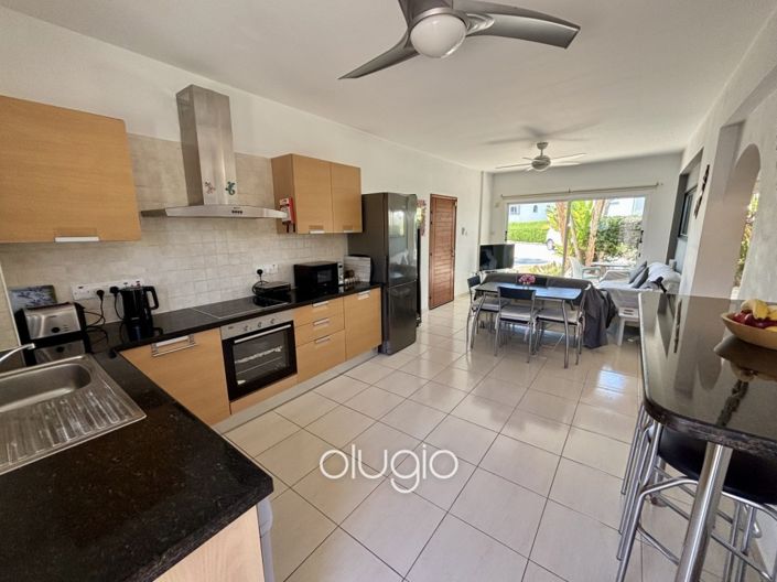 Image No.2-Appartement de 2 chambres à vendre à Peyia