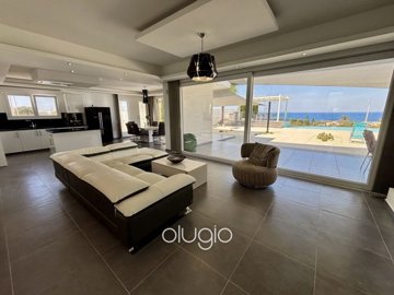 189652-detached-villa-for-sale-in-sea-caves-s