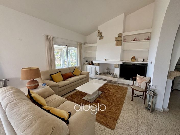 Image No.10-3 Bed Villa for sale