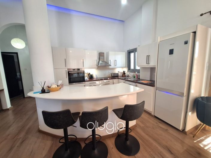 Image No.7-5 Bed Villa for sale