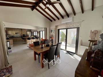 183250-detached-villa-for-sale-in-sea-caves-s