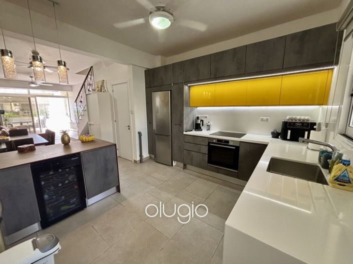 Image No.4-2 Bed Townhouse for sale