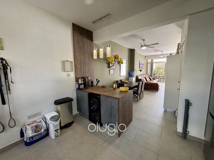 Image No.6-2 Bed Townhouse for sale