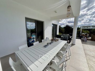 196871-detached-villa-for-sale-in-sea-caves-s