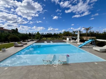 196874-detached-villa-for-sale-in-sea-caves-s